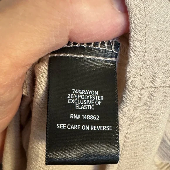 EUC tan/camel colored short sleeve top by Torrid, size 1 (14-16) - Picture 5 of 13